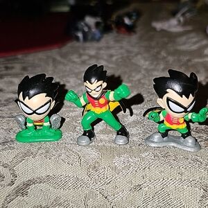 Teen Titan Robin Figurine #1, #2, #4. DC comics 2005